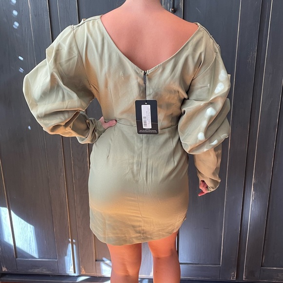 NWT Pretty little Thing Sage Green Dress Us Sz 2 - Picture 3 of 5